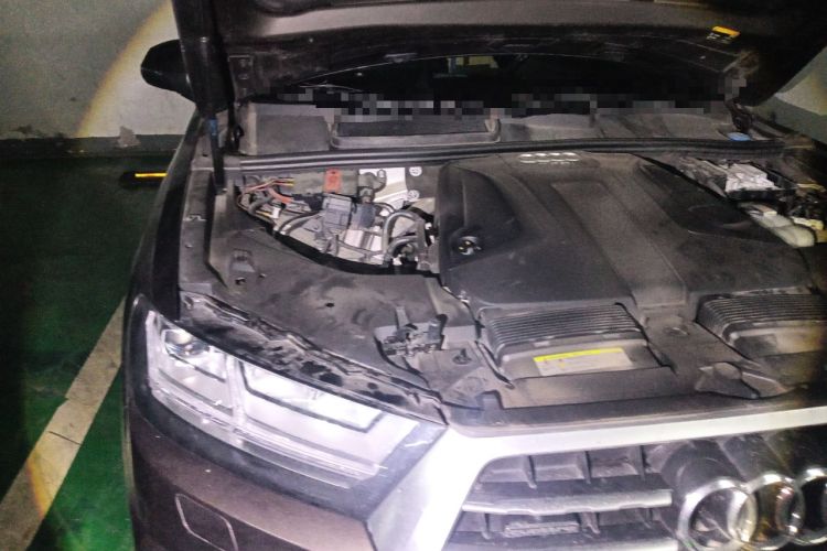 Used Audi Q7 2019 45 TFSI S line Sport Edition Engine Bay Right