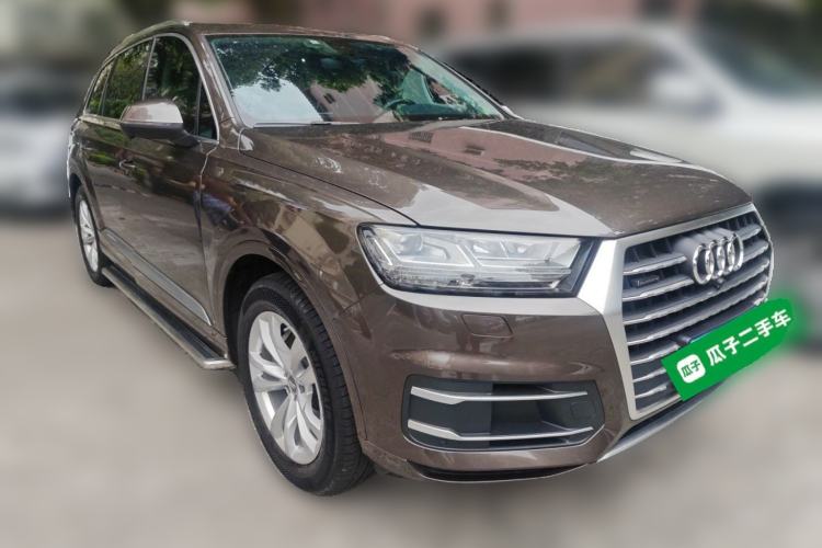 Used Audi Q7 2019 45 TFSI Comfort Model Front Right 45 Deg