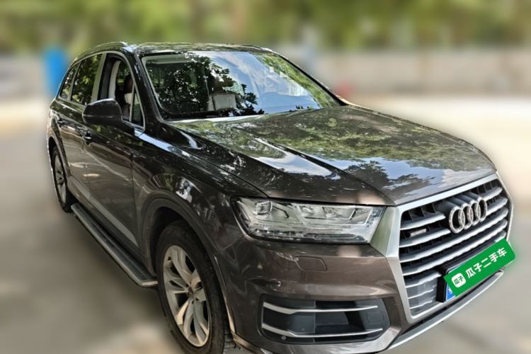 Used Audi Q7 2019 45 TFSI Comfort Model Front Right 45 Deg
