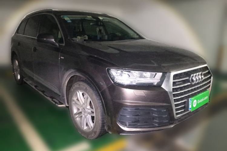 Used Audi Q7 2019 45 TFSI S line Sport Edition Front Right 45 Deg