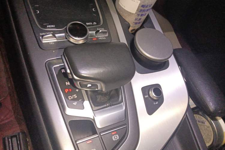 Used Audi Q7 2019 45 TFSI S line Sport Edition Gear Lever
