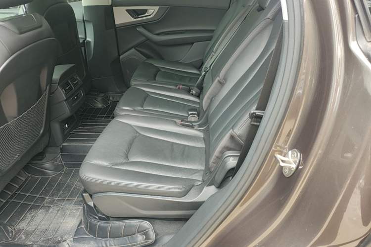 Used Audi Q7 2019 55 TFSI Technology Edition Left Rear Seat
