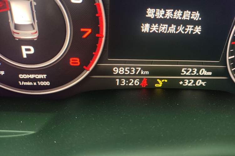 Used Audi Q7 2019 55 TFSI Technology Edition Odometer Close Up