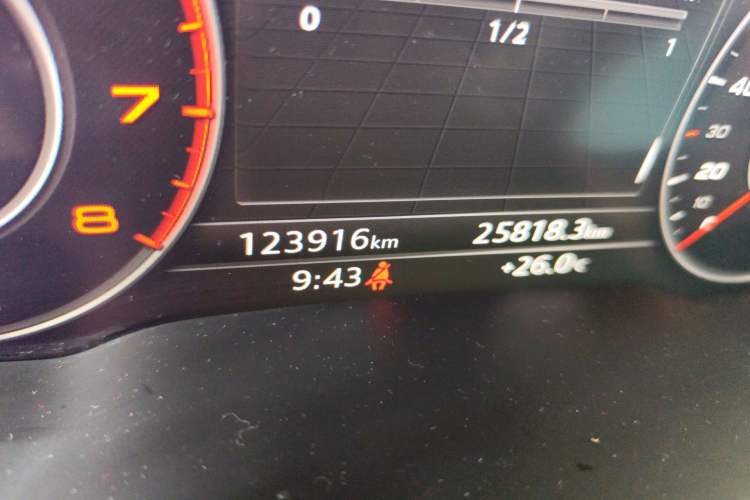 Used Audi Q7 2019 55 TFSI Technology Edition Odometer Close Up