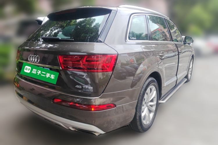Used Audi Q7 2019 45 TFSI Comfort Model Rear Right 45 Deg