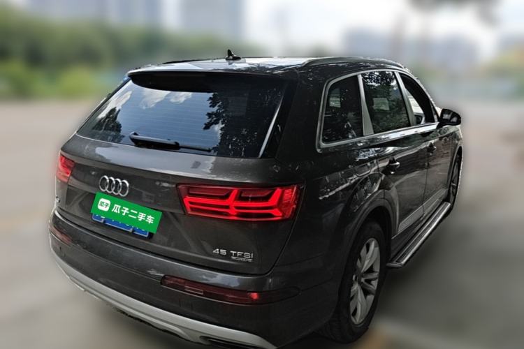 Used Audi Q7 2019 45 TFSI Comfort Model Rear Right 45 Deg