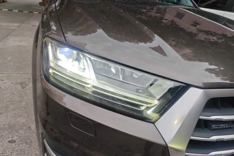 Used Audi Q7 2019 45 TFSI Comfort Model Right Front Headlight