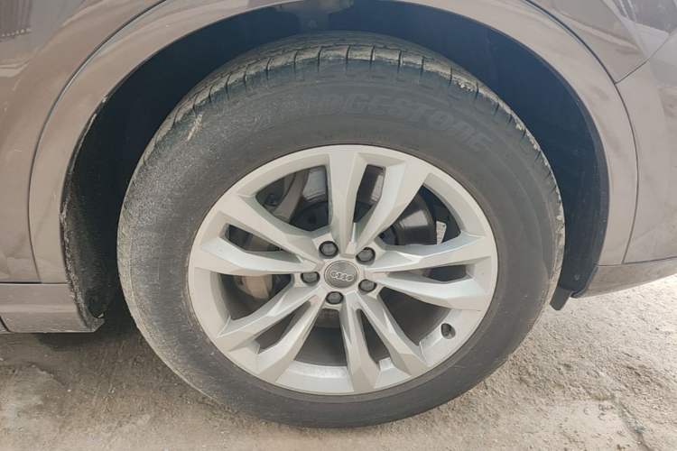 Used Audi Q7 2019 55 TFSI Technology Edition Right Front Wheel Hub