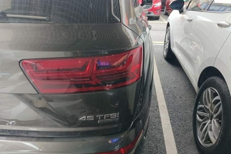 Used Audi Q7 2019 45 TFSI S line Sport Edition Right Rear Taillight
