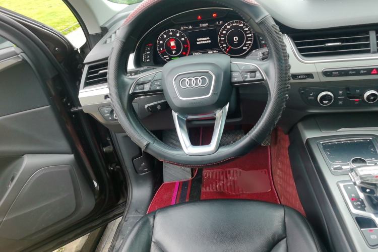Used Audi Q7 2019 55 TFSI Technology Edition Steering Wheel