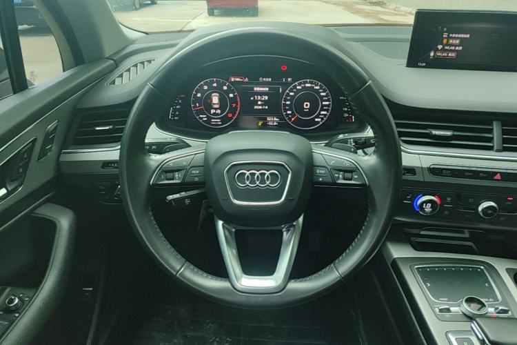 Used Audi Q7 2019 55 TFSI Technology Edition Steering Wheel