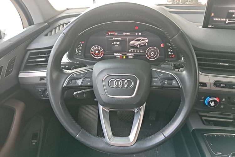 Used Audi Q7 2019 45 TFSI Comfort Model Steering Wheel