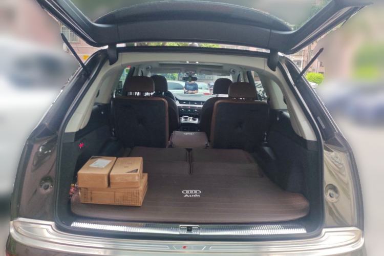 Used Audi Q7 2019 45 TFSI Comfort Model Trunk