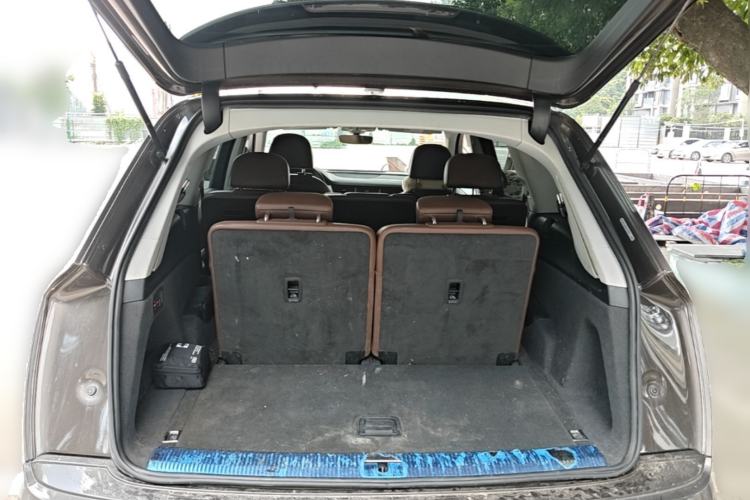 Used Audi Q7 2019 45 TFSI Comfort Model Trunk