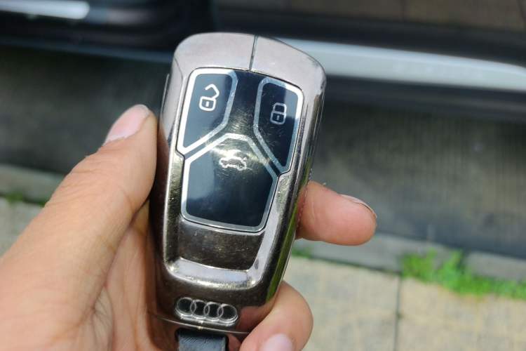 Used Audi Q7 2019 55 TFSI Technology Edition Vehicle Key