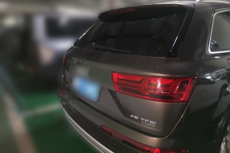 Used Audi Q7 2019 45 TFSI Comfort Model Rear