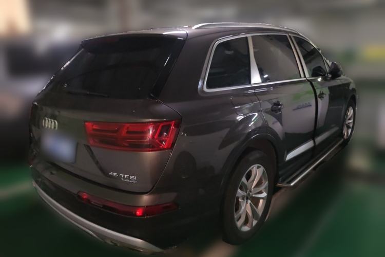 Used Audi Q7 2019 45 TFSI Comfort Model Rear Right 45 Deg