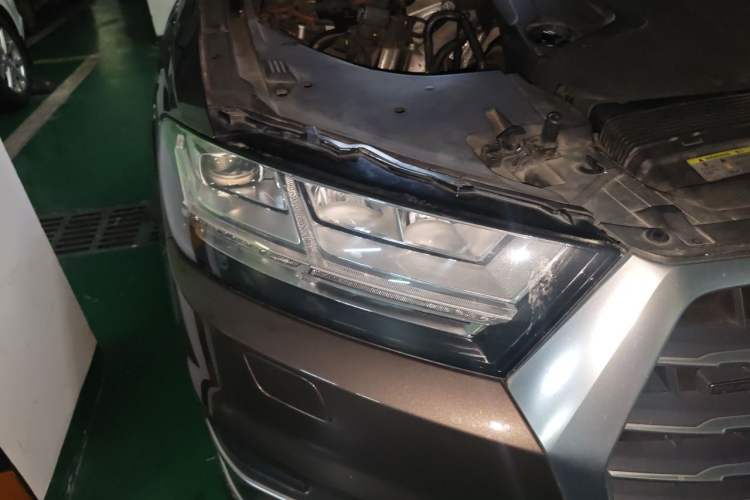 Used Audi Q7 2019 45 TFSI Comfort Model Right Front Headlight