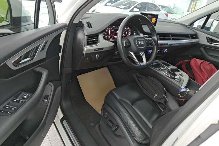 Used Audi Q7 2019 45 TFSI Comfort Model Driver Seat
