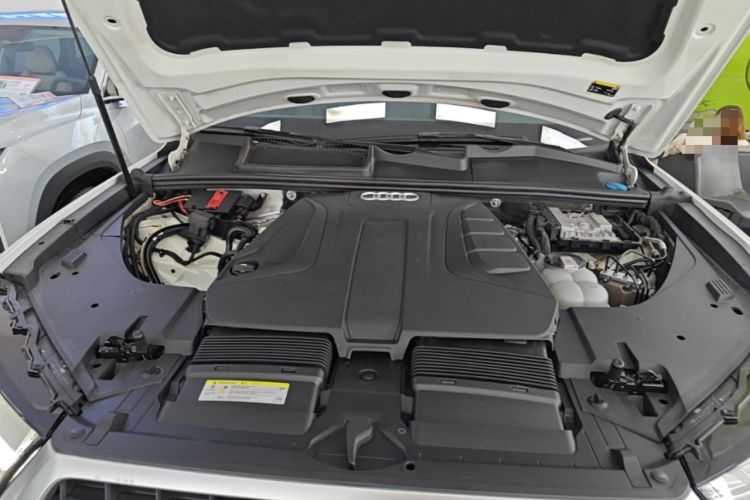 Used Audi Q7 2019 45 TFSI Comfort Model Engine Bay