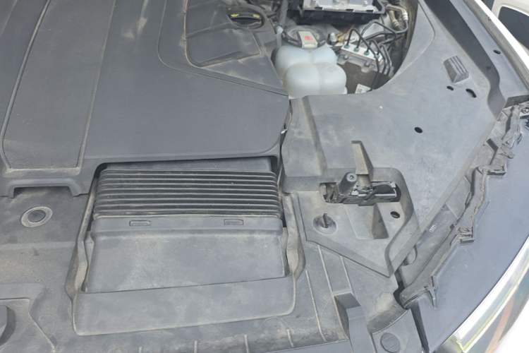 Used Audi Q7 2019 55 TFSI Technology Edition Engine Bay Left