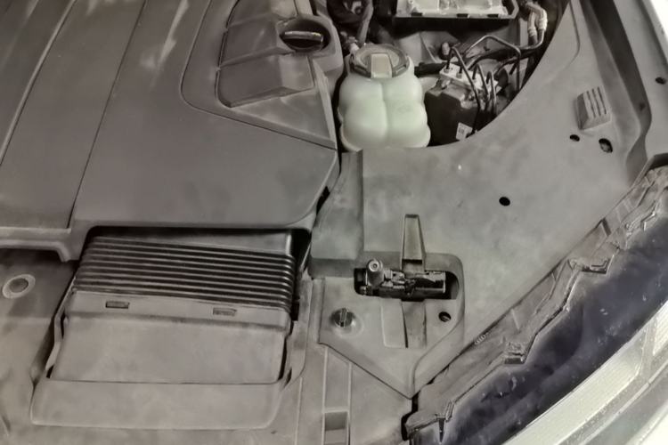 Used Audi Q7 2019 55 TFSI Technology Edition Engine Bay Left