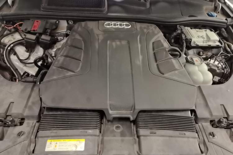 Used Audi Q7 2019 55 TFSI Technology Edition Engine Bay