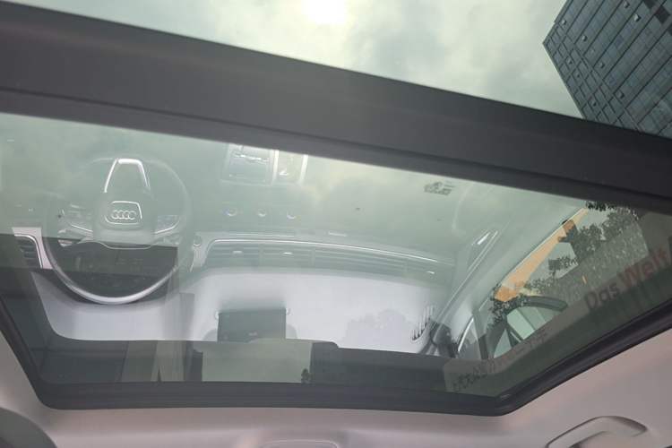 Used Audi Q7 2019 55 TFSI Technology Edition Headliner