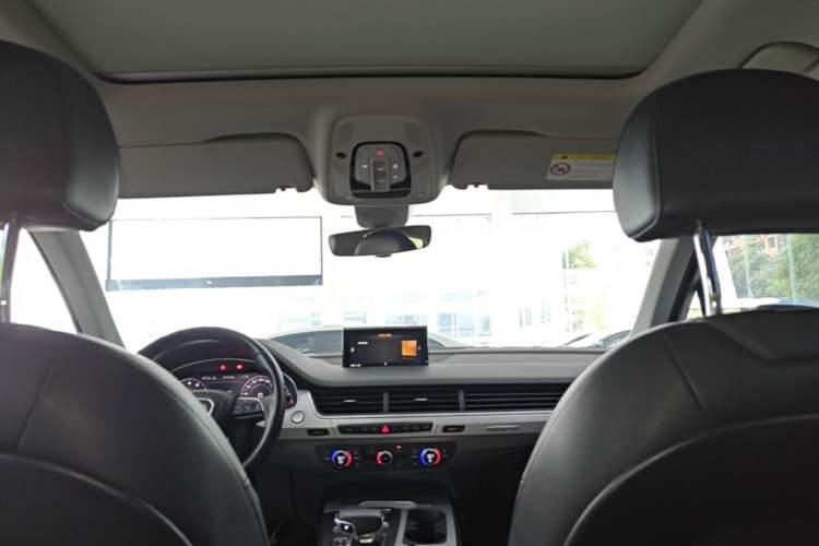 Used Audi Q7 2019 45 TFSI Comfort Model Headliner