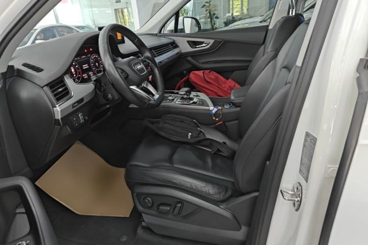 Used Audi Q7 2019 45 TFSI Comfort Model Left Front Seat