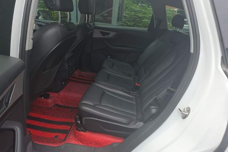 Used Audi Q7 2019 55 TFSI Technology Edition Left Rear Seat