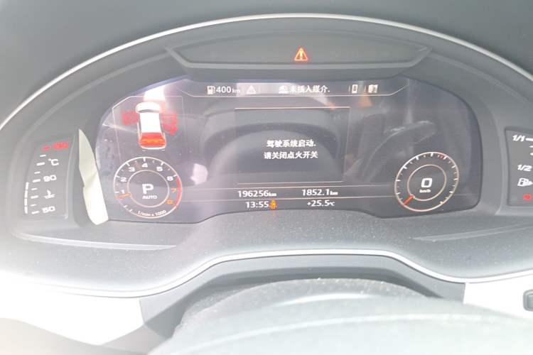 Used Audi Q7 2019 55 TFSI Technology Edition Odometer Close Up