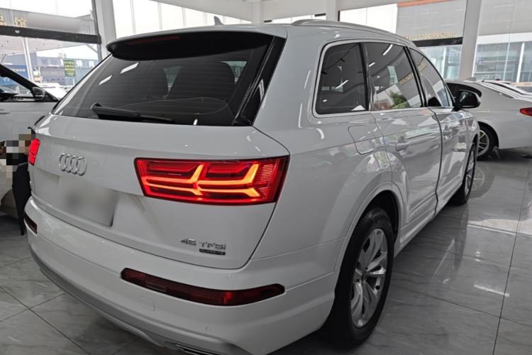 Used Audi Q7 2019 45 TFSI Comfort Model Rear Right 45 Deg