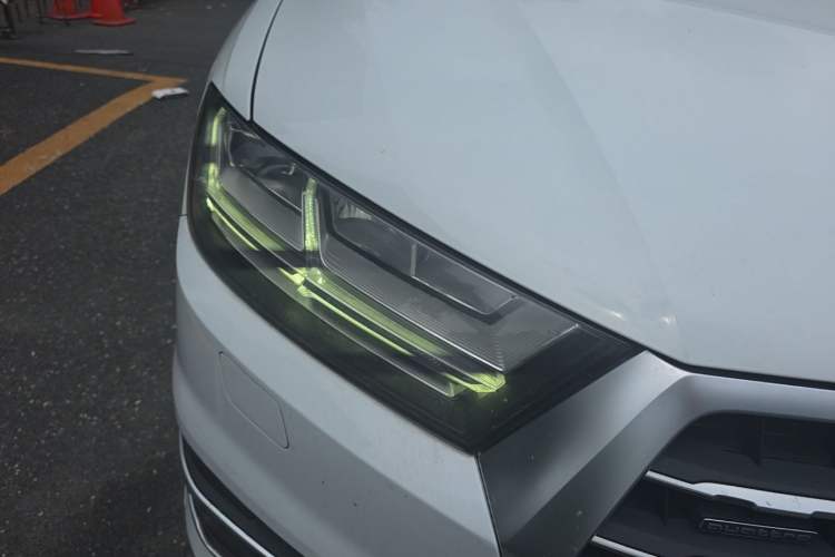 Used Audi Q7 2019 55 TFSI Technology Edition Right Front Headlight