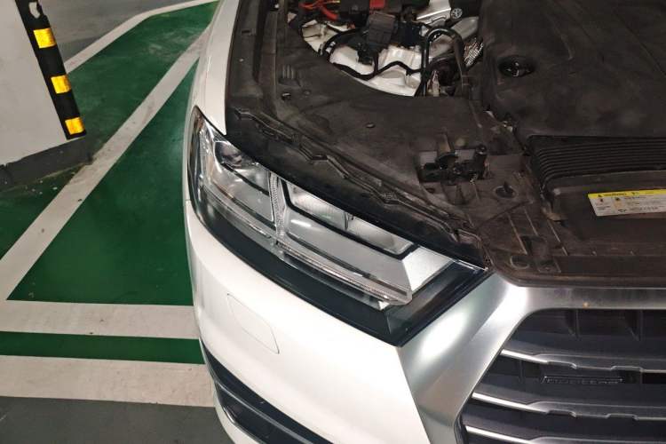 Used Audi Q7 2019 45 TFSI Comfort Model Right Front Headlight