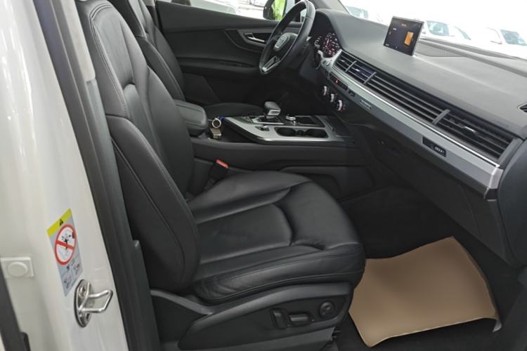 Used Audi Q7 2019 45 TFSI Comfort Model Right Front Seat