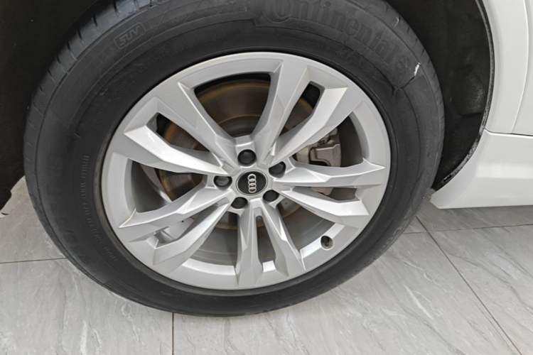 Used Audi Q7 2019 45 TFSI Comfort Model Right Rear Wheel Hub