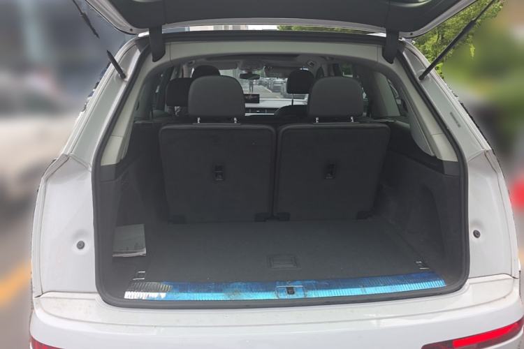 Used Audi Q7 2019 55 TFSI Technology Edition Trunk