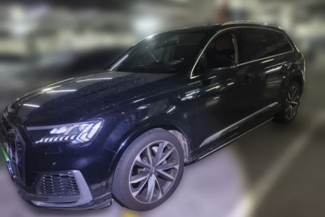 Ojetý Audi Q7 2020 55 TFSI quattro S line sports model