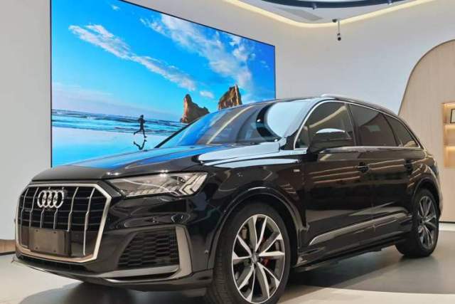 Used Audi Q7 2020 55 TFSI quattro S line sports model