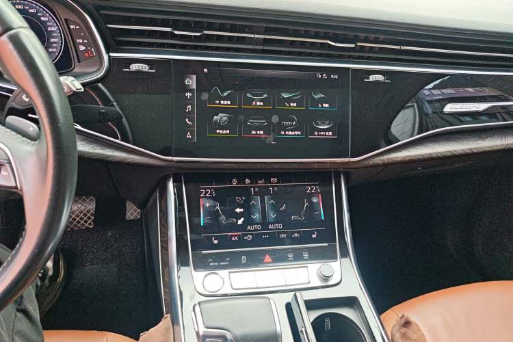 Used Audi Q7  Audio And AC Panel