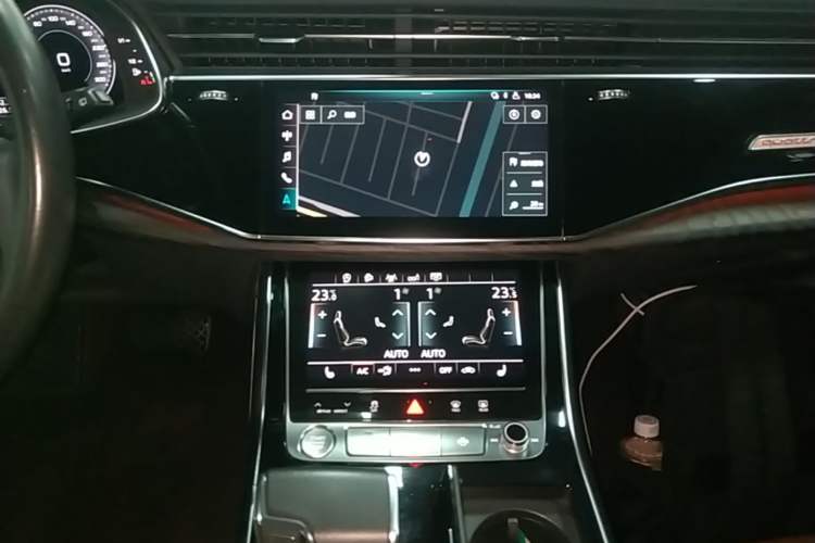 Used Audi Q7 2020 55 TFSI quattro S line sports model Audio And AC Panel