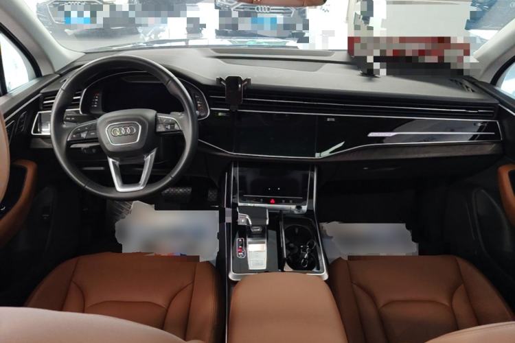 Used Audi Q7 2020 55 TFSI quattro S line sports model Center Console