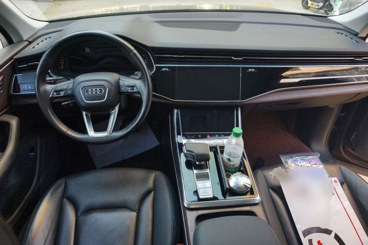Used Audi Q7 2020 55 TFSI quattro S line sports model Center Console