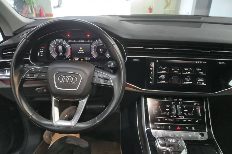 Used Audi Q7 2020 55 TFSI quattro S line sports model Center Console