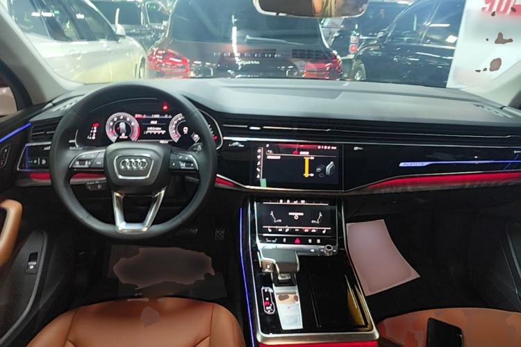 Used Audi Q7 2020 55 TFSI quattro S line sports model Center Console