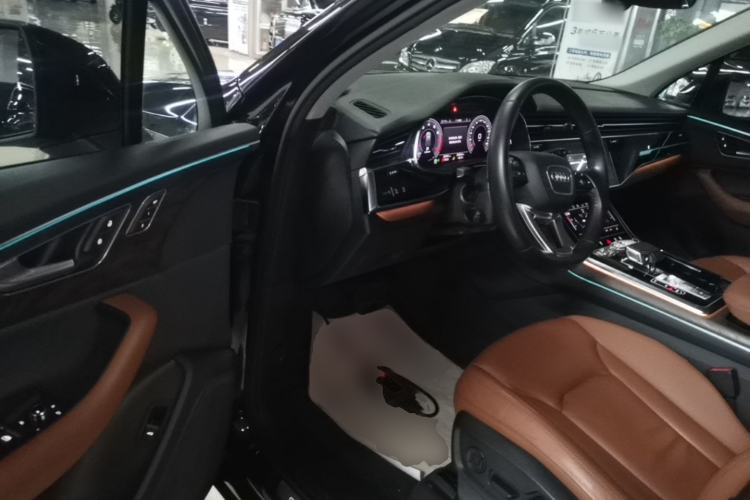 Used Audi Q7 2020 55 TFSI quattro S line sports model Driver Seat