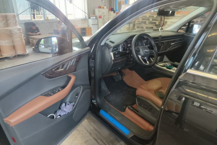 Used Audi Q7 2020 55 TFSI quattro S line sports model Driver Seat