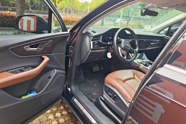 Used Audi Q7  Driver Seat