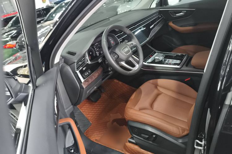 Used Audi Q7 2020 55 TFSI quattro S line sports model Driver Seat